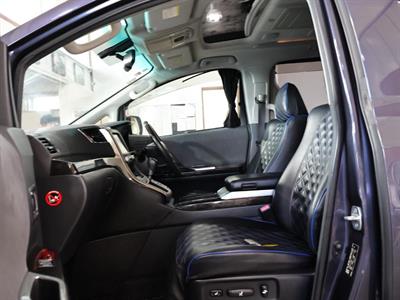 2012 Toyota Alphard - Thumbnail