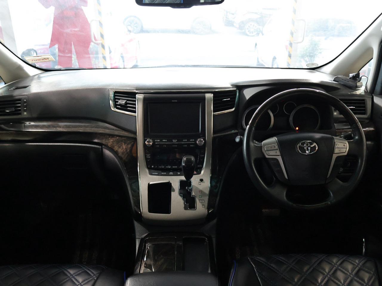 2012 Toyota Alphard