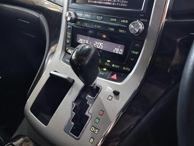 2012 Toyota Alphard - Thumbnail
