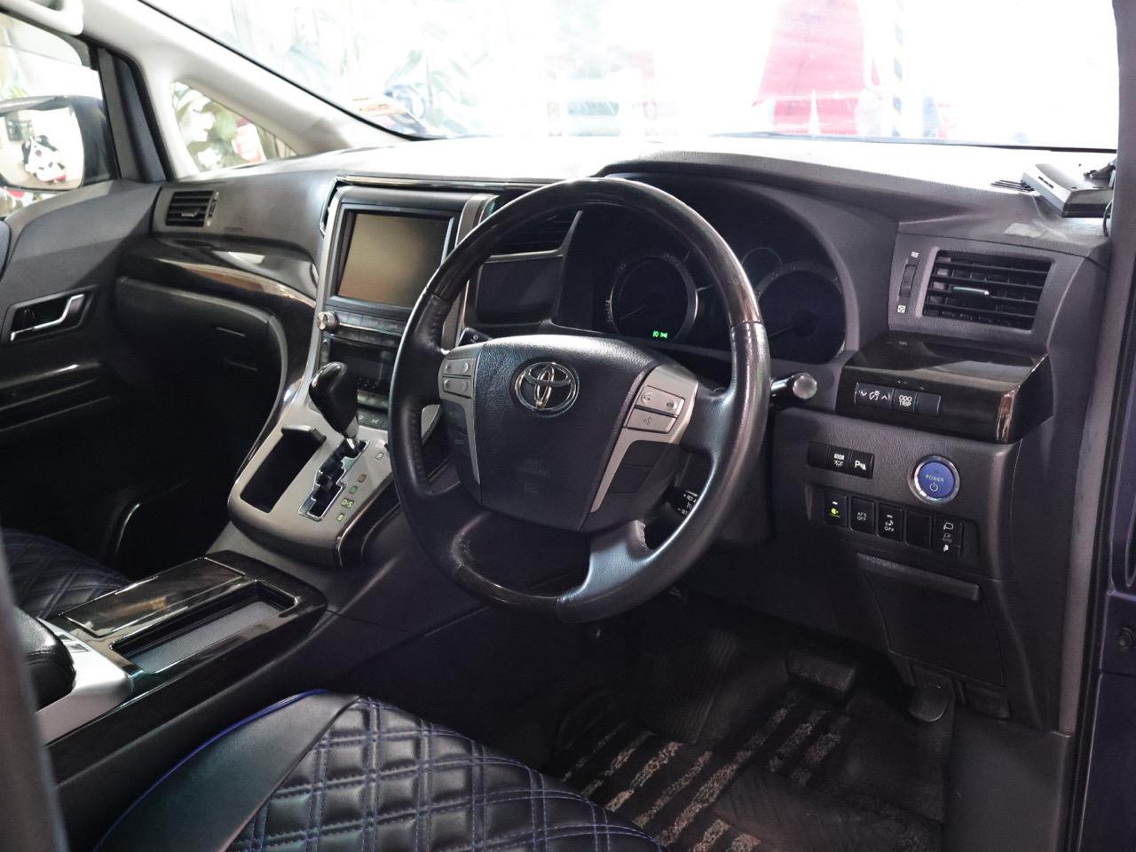 2012 Toyota Alphard