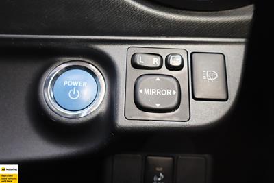2013 Toyota Aqua - Thumbnail