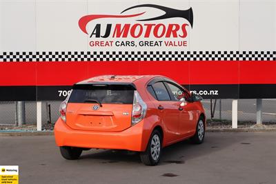 2013 Toyota Aqua - Thumbnail