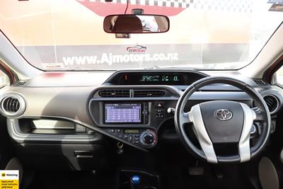 2013 Toyota Aqua - Thumbnail