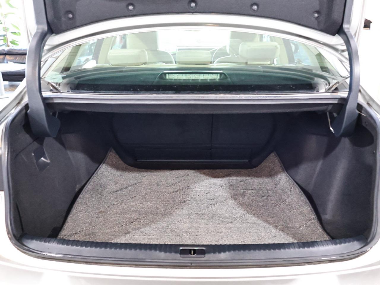2015 Lexus IS 300h