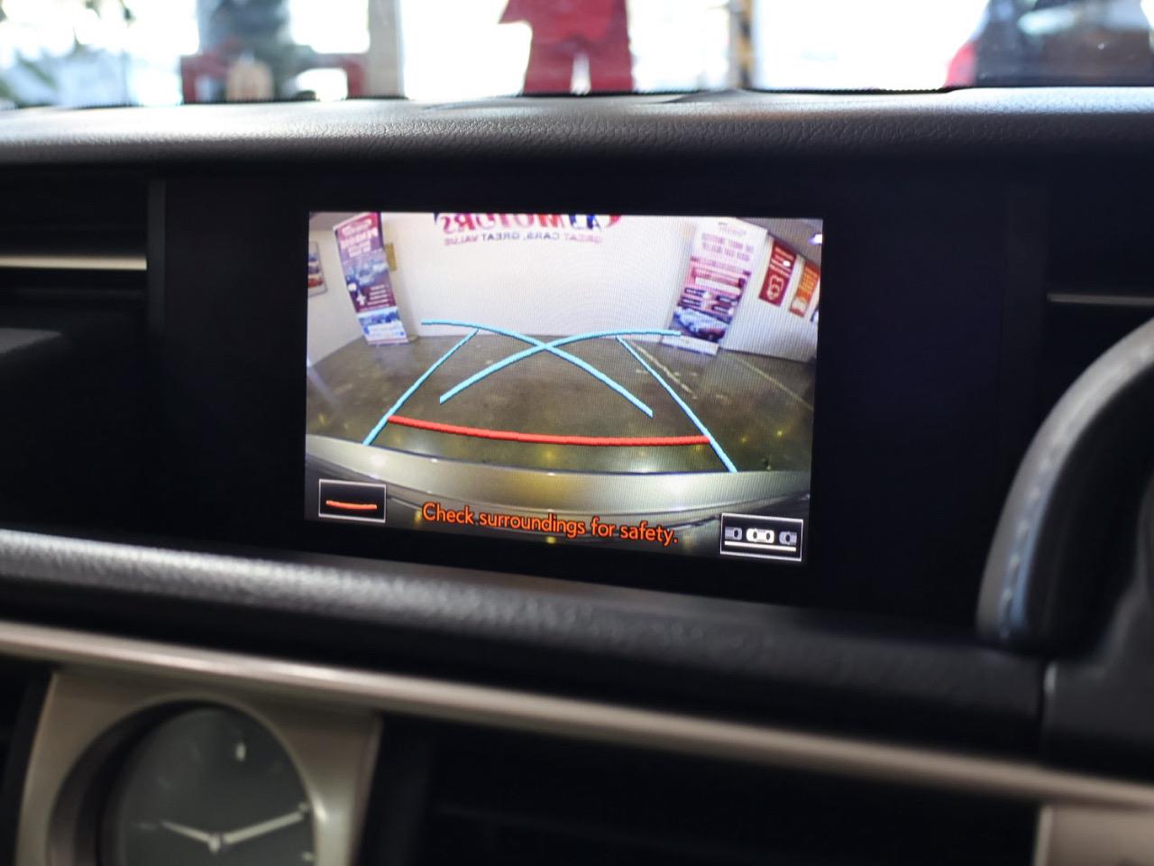 2015 Lexus IS 300h
