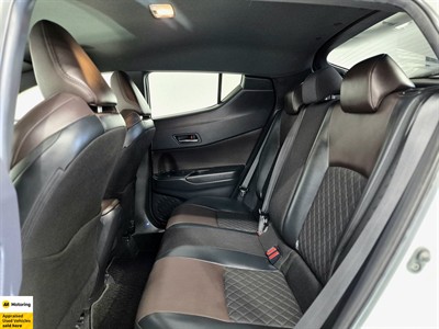 2017 Toyota C-HR - Thumbnail