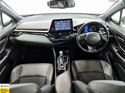 2017 Toyota C-HR - Thumbnail