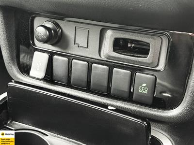 2022 Mitsubishi Outlander - Thumbnail