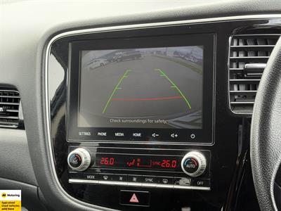 2022 Mitsubishi Outlander - Thumbnail