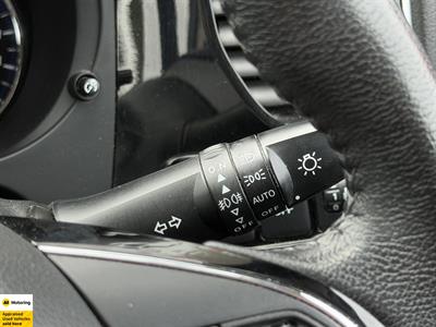 2022 Mitsubishi Outlander - Thumbnail