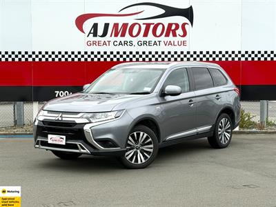 2022 Mitsubishi Outlander - Thumbnail