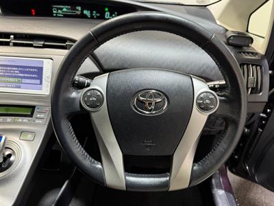 2013 Toyota Prius - Thumbnail