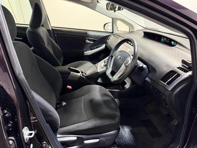 2013 Toyota Prius - Thumbnail