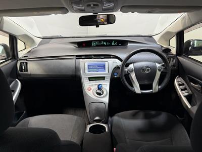 2013 Toyota Prius - Thumbnail