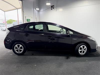 2013 Toyota Prius - Thumbnail