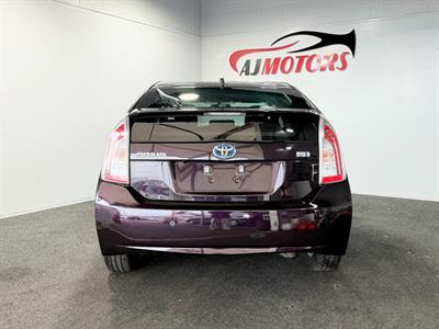 2013 Toyota Prius - Thumbnail