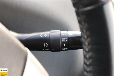 2012 Toyota Prius - Thumbnail