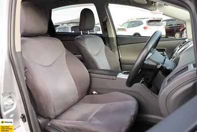 2012 Toyota Prius - Thumbnail