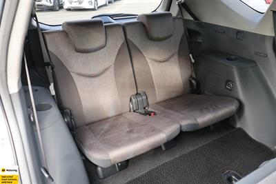2012 Toyota Prius - Thumbnail