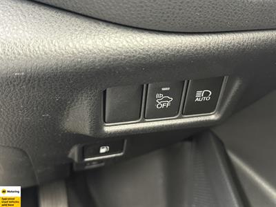 2017 Toyota C-HR - Thumbnail