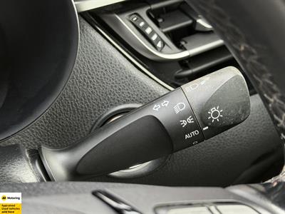 2017 Toyota C-HR - Thumbnail