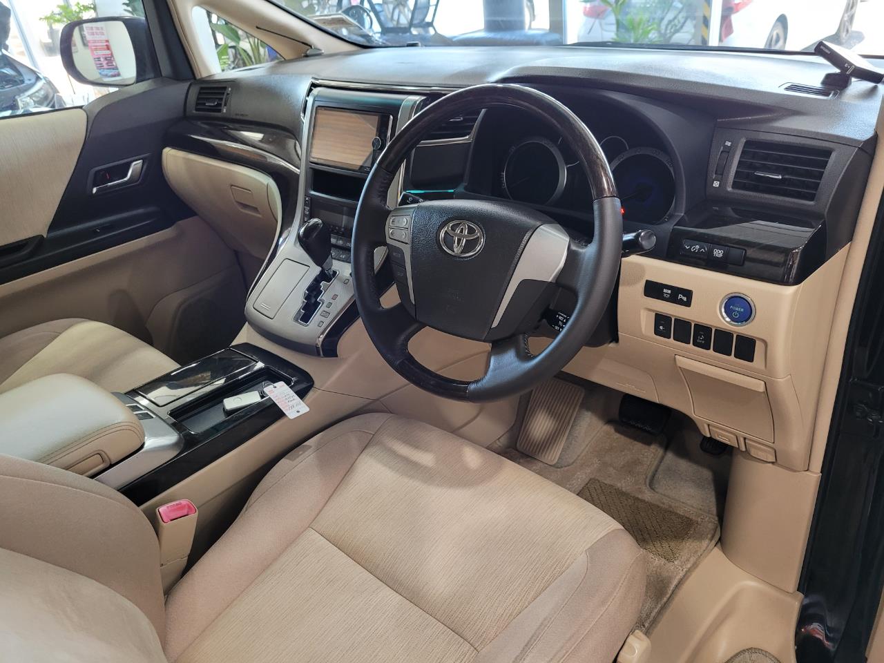 2012 Toyota Vellfire