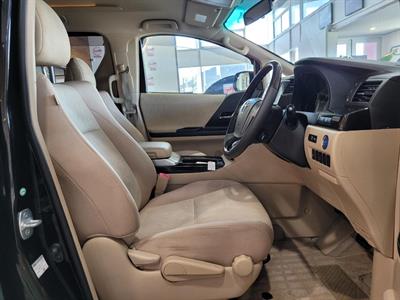 2012 Toyota Vellfire - Thumbnail