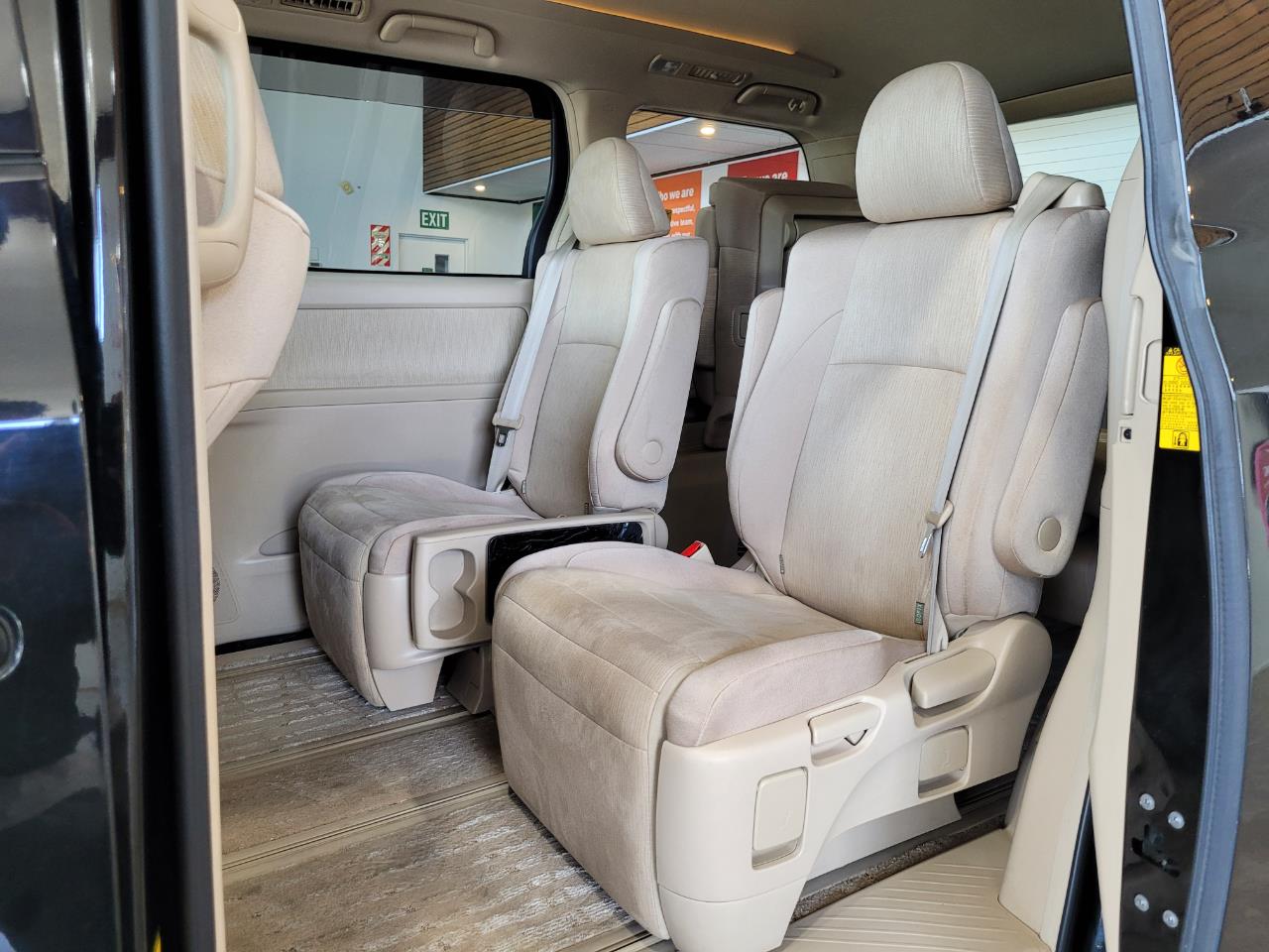 2012 Toyota Vellfire