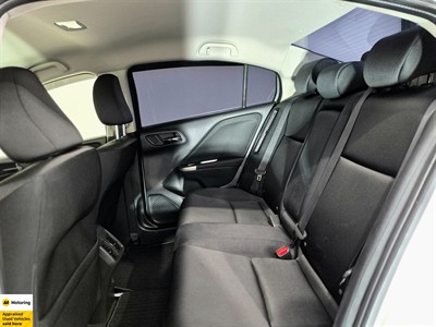 2014 Honda Grace - Thumbnail