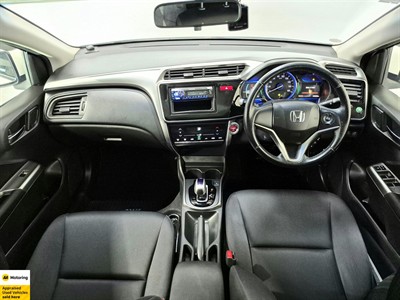 2014 Honda Grace - Thumbnail