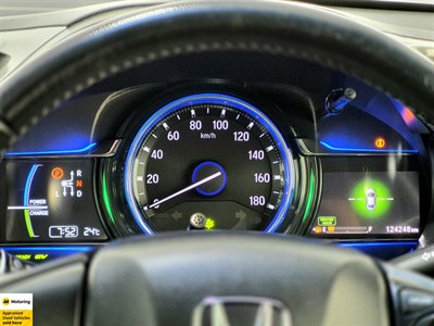 2014 Honda Grace - Thumbnail