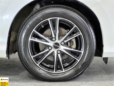 2014 Honda Grace - Thumbnail