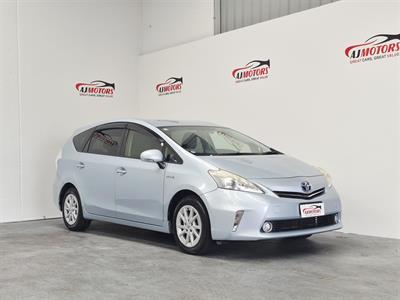 2013 Toyota Prius Alpha - Thumbnail