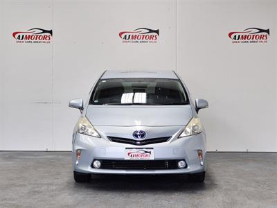 2013 Toyota Prius Alpha - Thumbnail