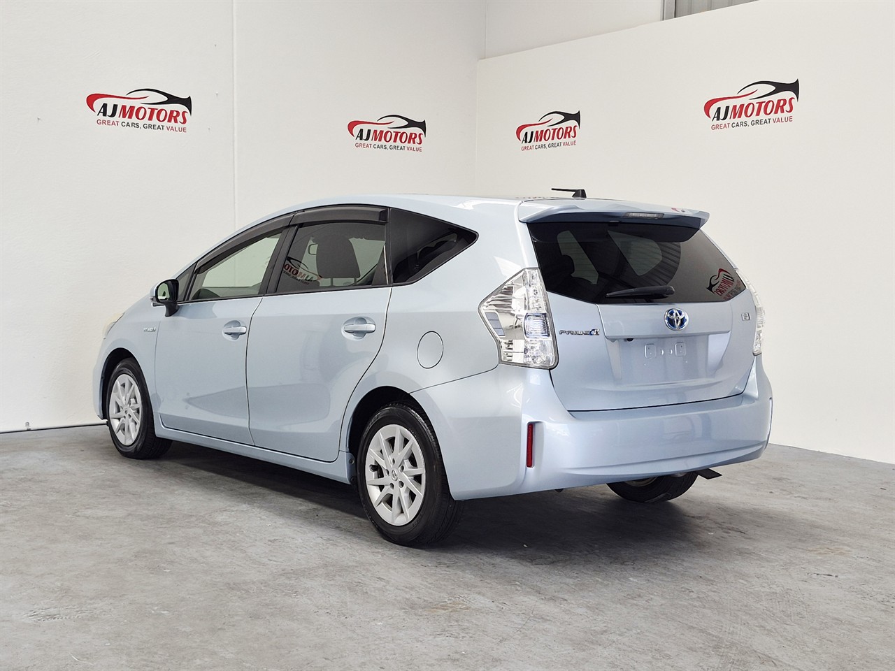 2013 Toyota Prius Alpha
