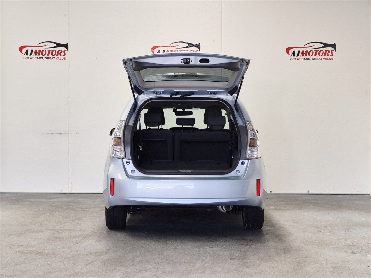 2013 Toyota Prius Alpha