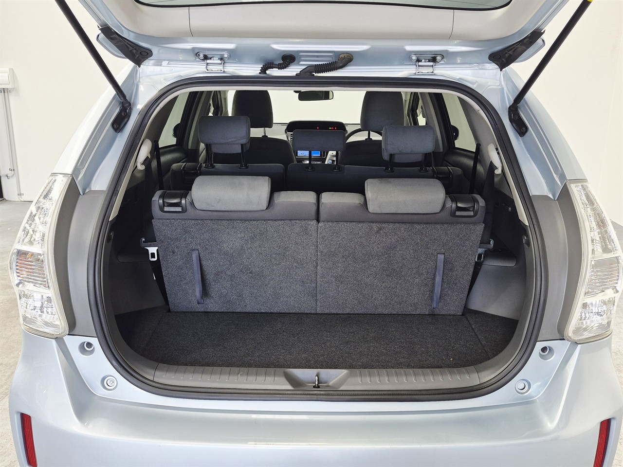 2013 Toyota Prius Alpha