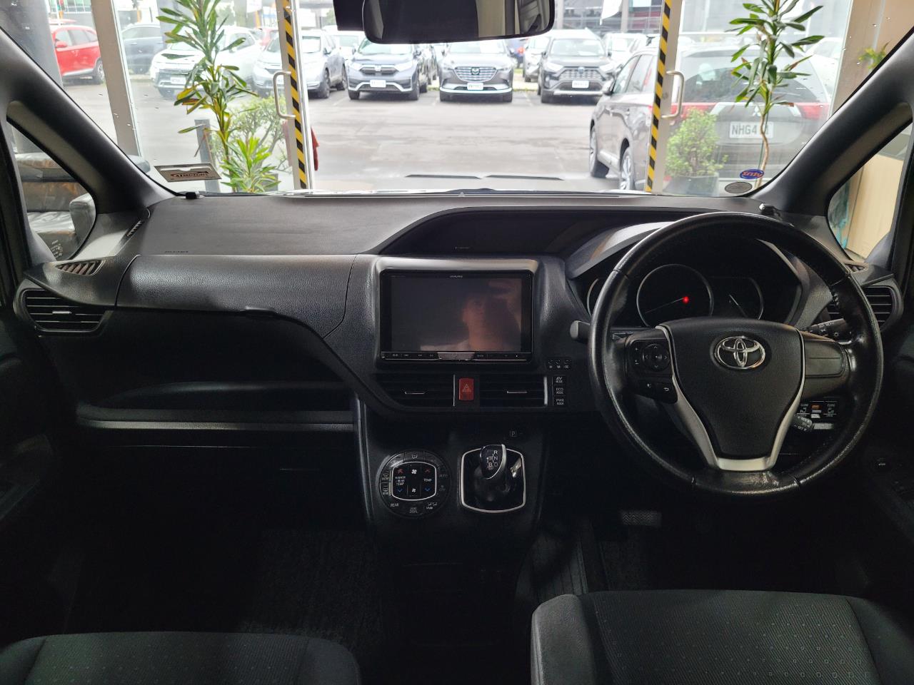 2014 Toyota Voxy
