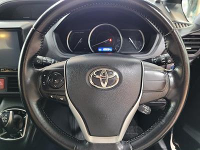 2014 Toyota Voxy - Thumbnail