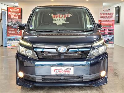 2014 Toyota Voxy - Thumbnail