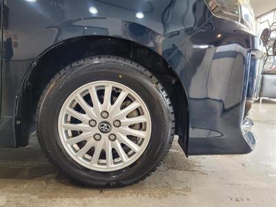 2014 Toyota Voxy - Thumbnail