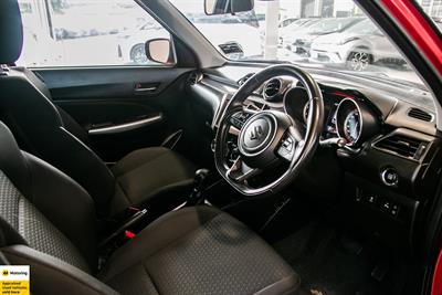 2023 Suzuki Swift - Thumbnail