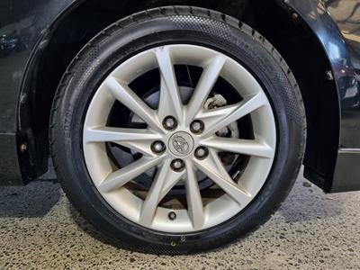 2012 Toyota Prius - Thumbnail