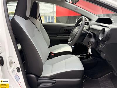 2018 Toyota Aqua - Thumbnail