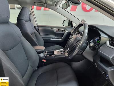 2021 Toyota RAV4 - Thumbnail