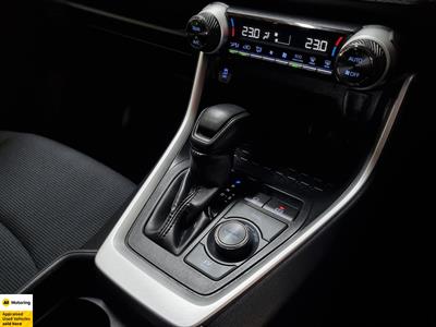 2021 Toyota RAV4 - Thumbnail