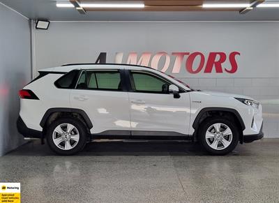 2021 Toyota RAV4 - Thumbnail