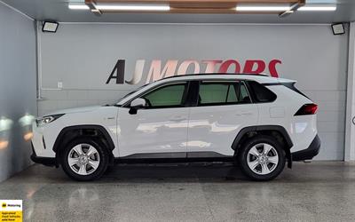 2021 Toyota RAV4 - Thumbnail