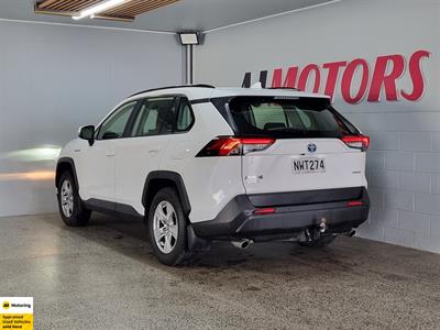 2021 Toyota RAV4 - Thumbnail