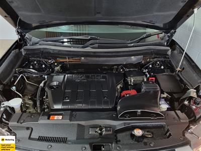 2019 Mitsubishi Outlander - Thumbnail